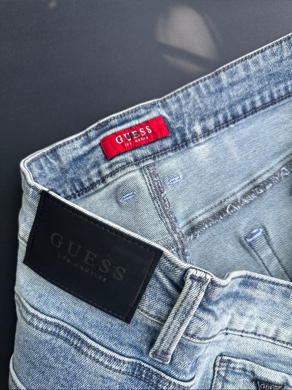 New Guess Men’s Light Wash Ribbed Denim Shorts SZ 38 - Picture 5 of 8
